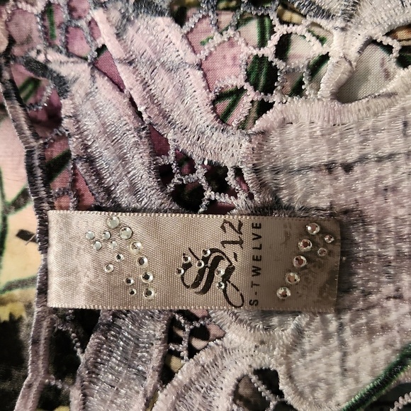 S12 Crystal Embellished Graphic Print Top - Picture 7 of 8